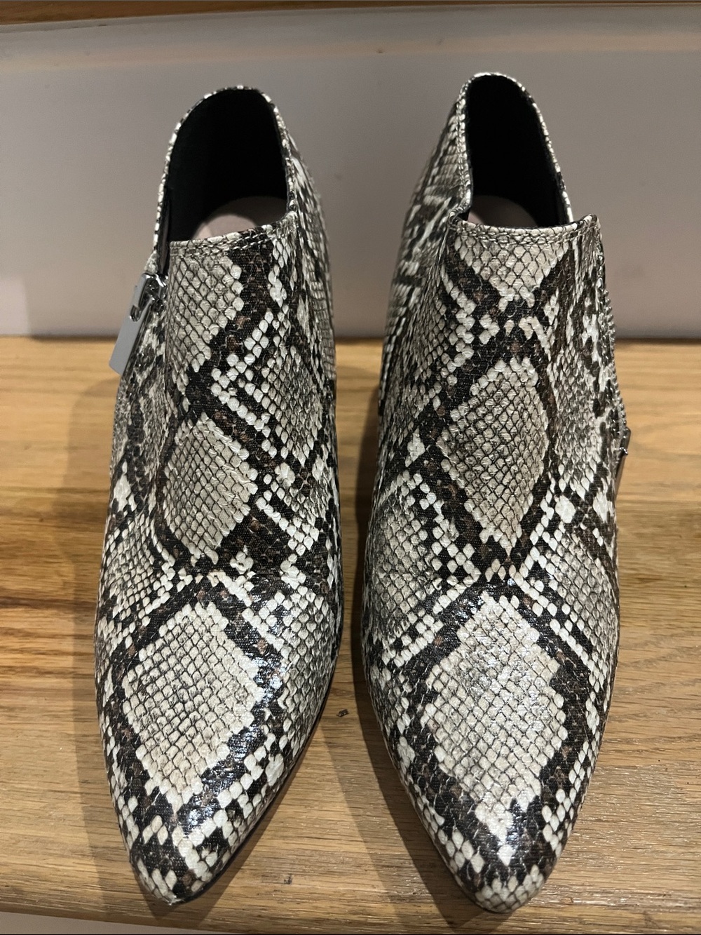 Michael Shannon Snake-Print Pointed Toe Ankle Boots - White & Black